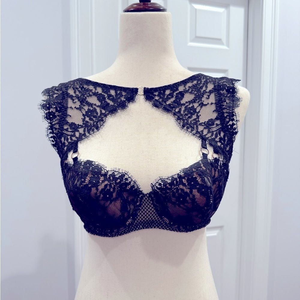 Victoria’s Secret Elegant Black Lace Bralette 34D